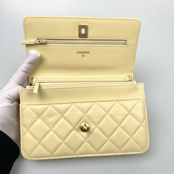 NIB Chanel 21C pearl crush wallet on chain WOC yellow - Picture 11 of 16